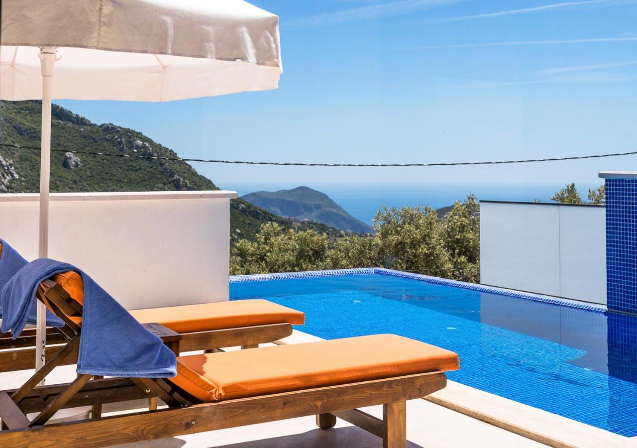 Villa 1 Sleeps 2 Honeymoon Isolated Infinity-Villa Orkide Uzumlu  エクステリア 写真